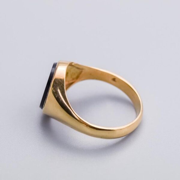 9K Gold Onyx Signet Ring