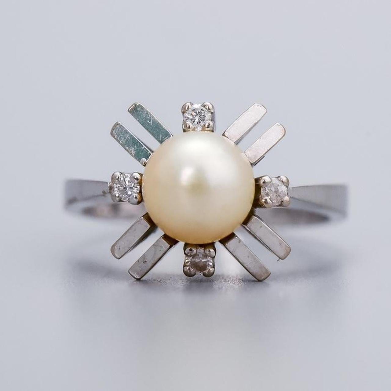 14K White Gold Pearl and Diamond Ring