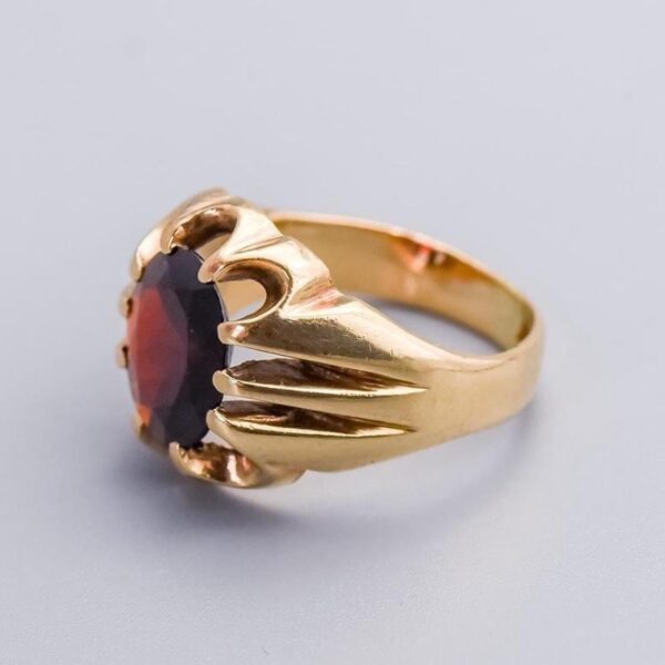 9K Gold Garnet Ring