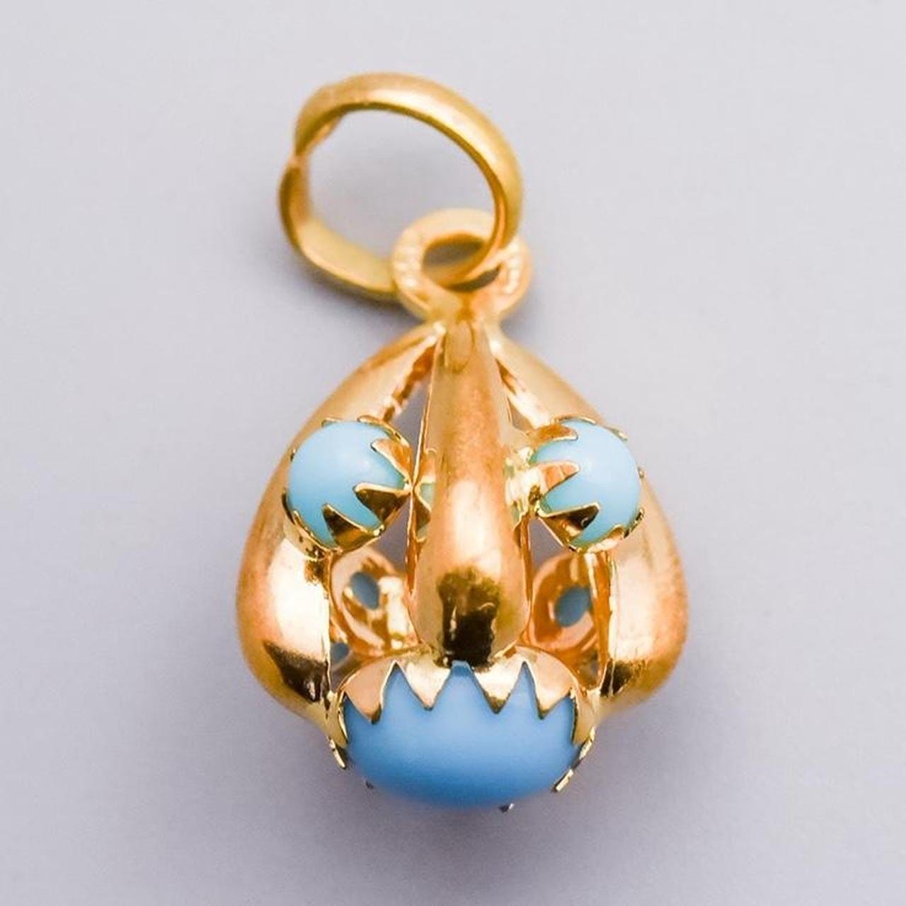 18K Gold Antique Turquoise Pendant