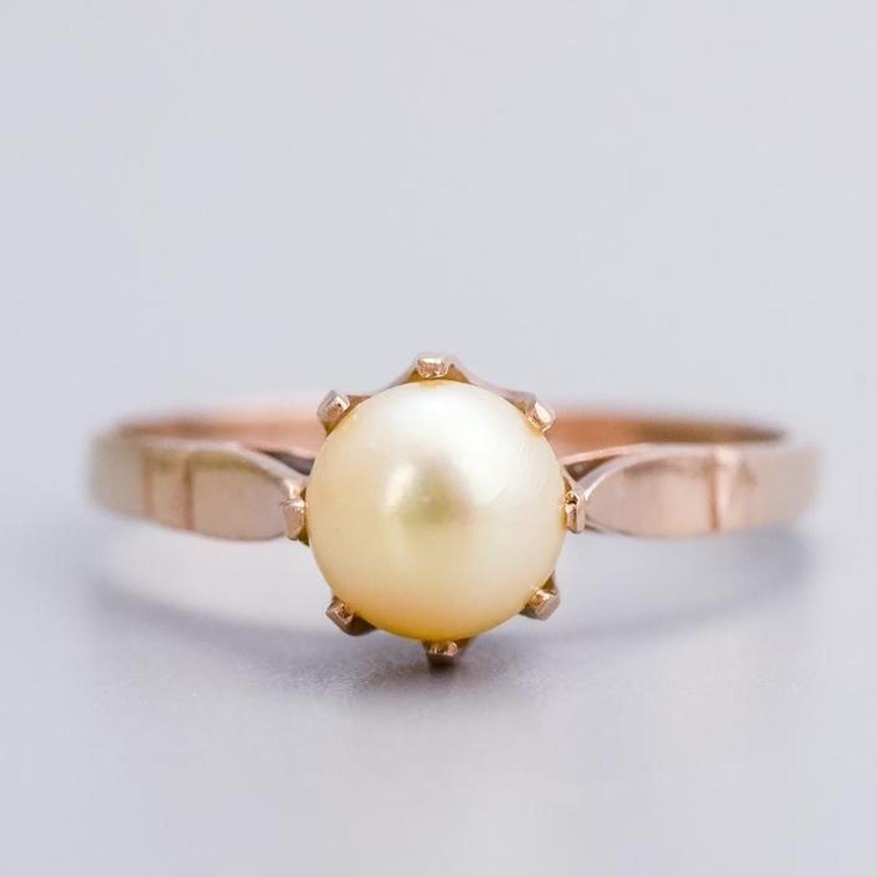 9K Gold Pearl Ring