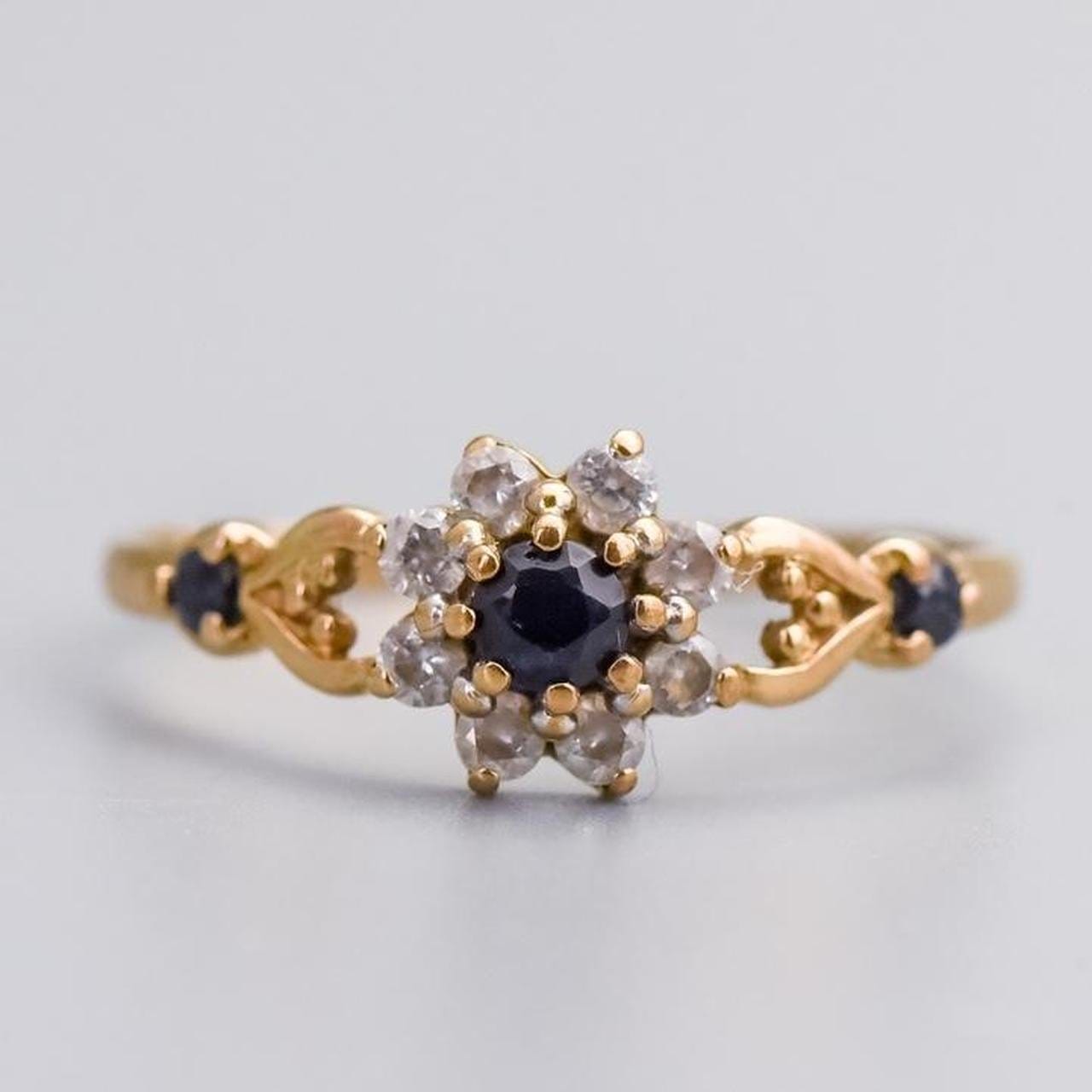 9K Gold Sapphire & CZ Cluster Ring