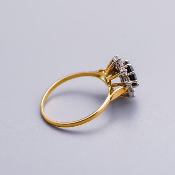 18K Gold Sapphire and Diamond Ring