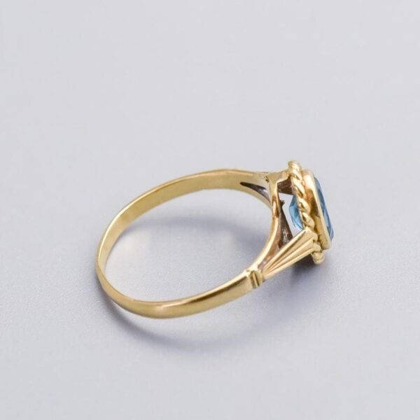 9K Gold Blue Topaz Ring