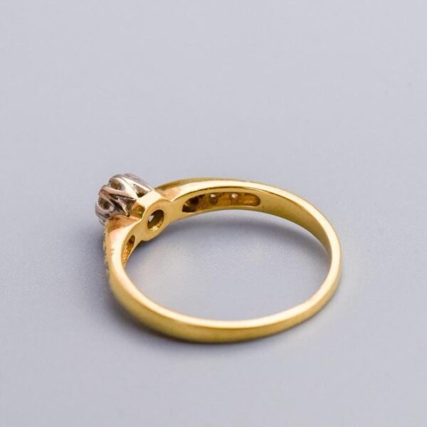 18K Gold Diamond Ring