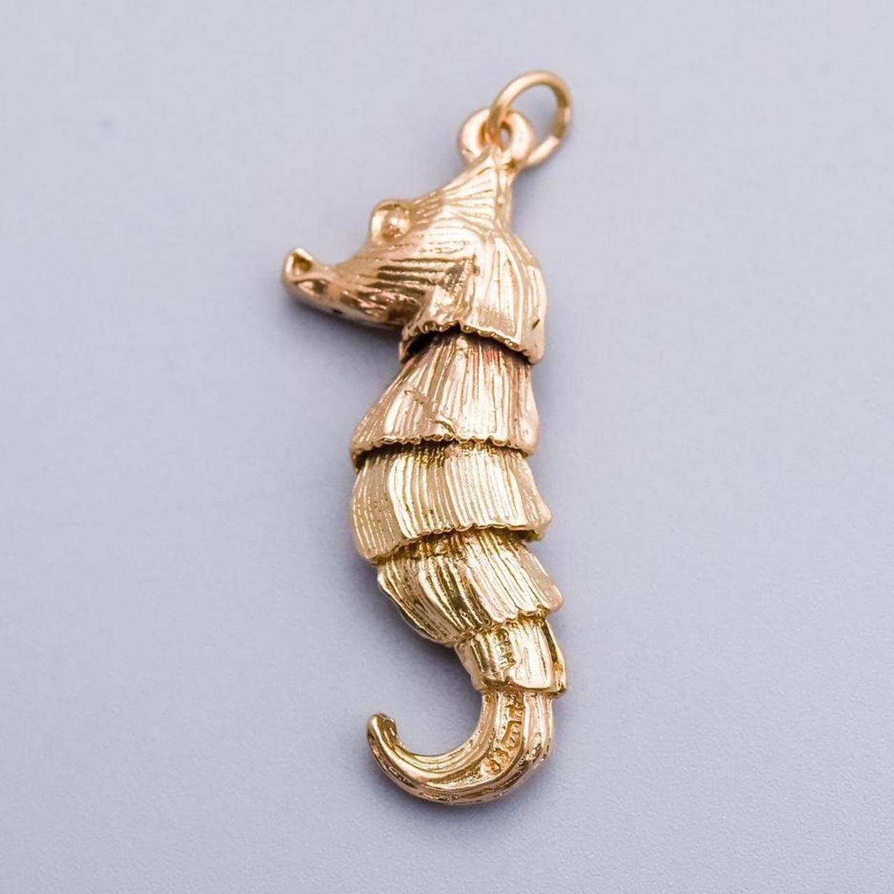 9K Gold Seahorse Pendant