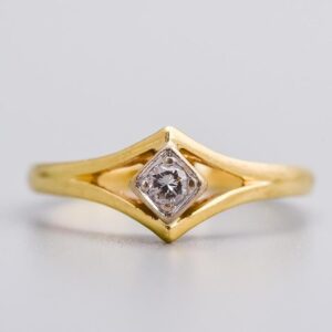 18K Gold Diamond Solitaire Ring