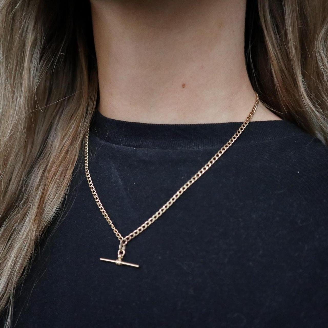 9K Gold T-bar Necklace