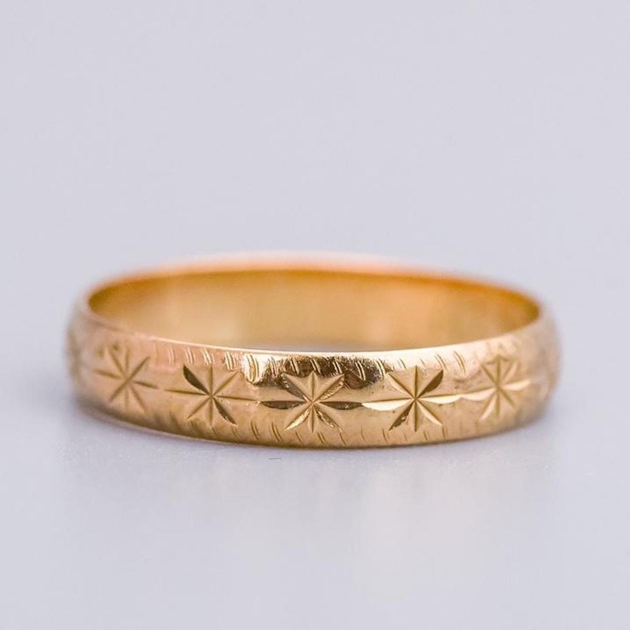 9K Gold Star Patterned Band