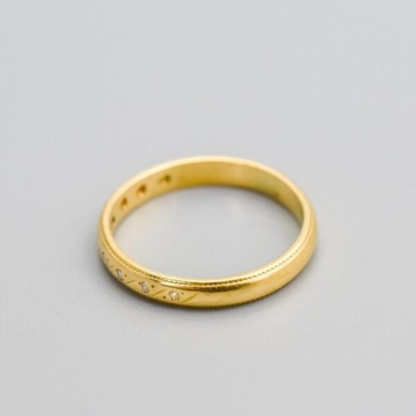 18K Gold Diamond Band