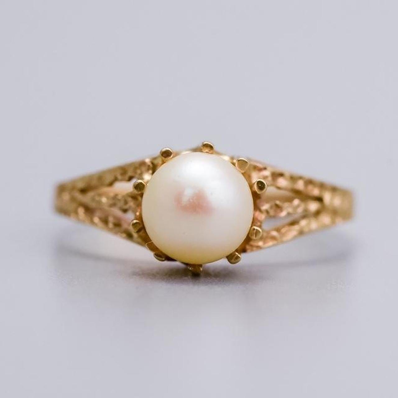 9K Gold Textured Pearl Ring