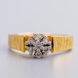 18K Gold Diamond Cluster Ring