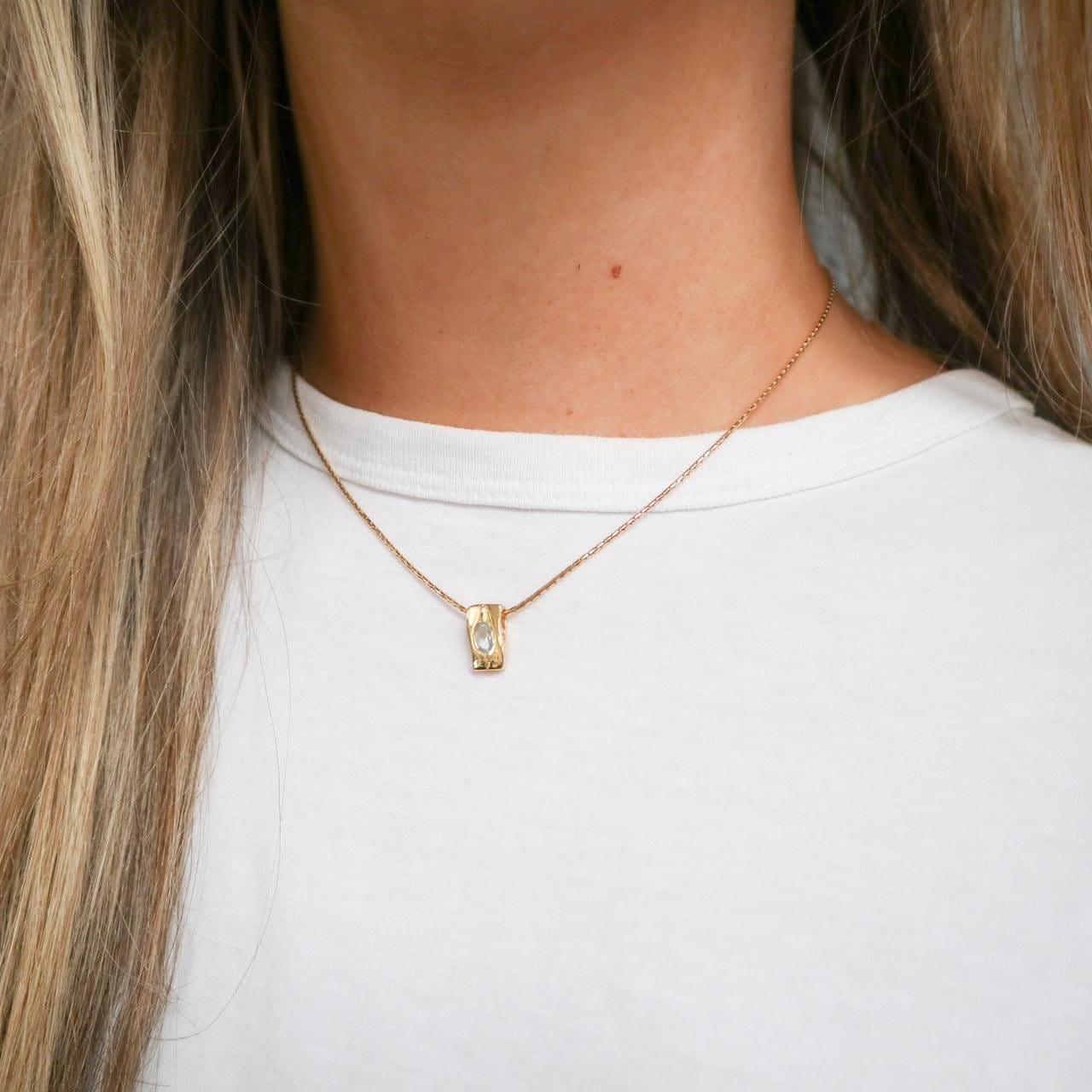 9K Gold Aquamarine Pendant Necklace