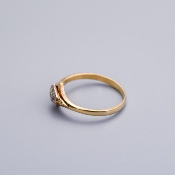 9K Gold Diamond Cluster Ring