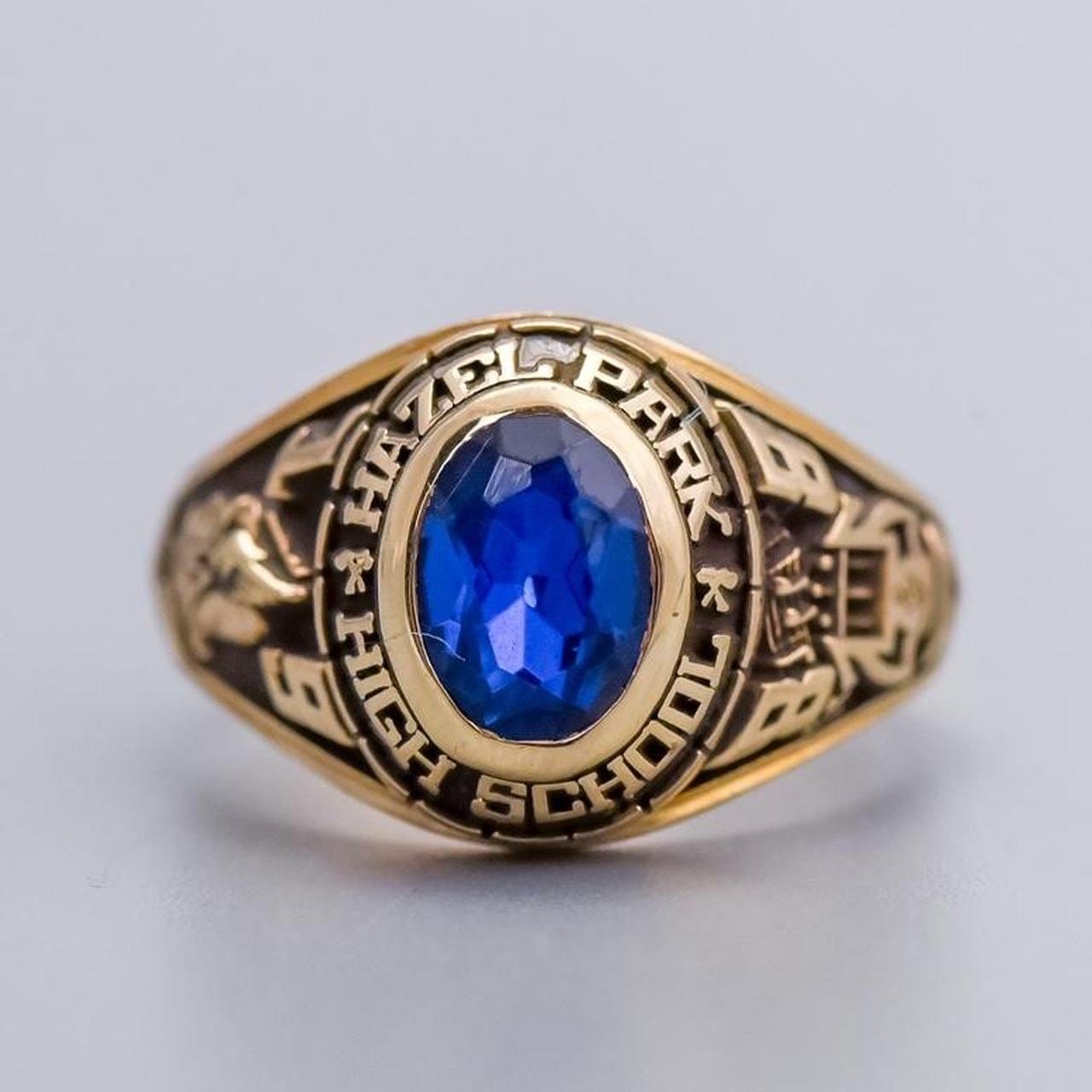 10K Gold Graduation Ring