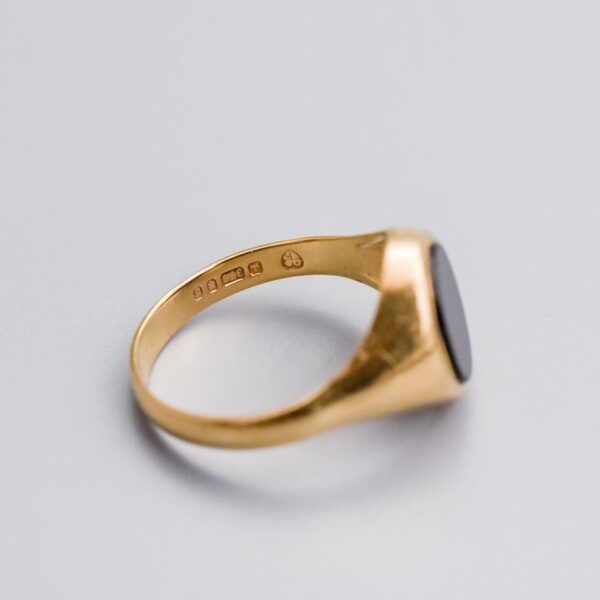 9K Gold Onyx Signet Ring