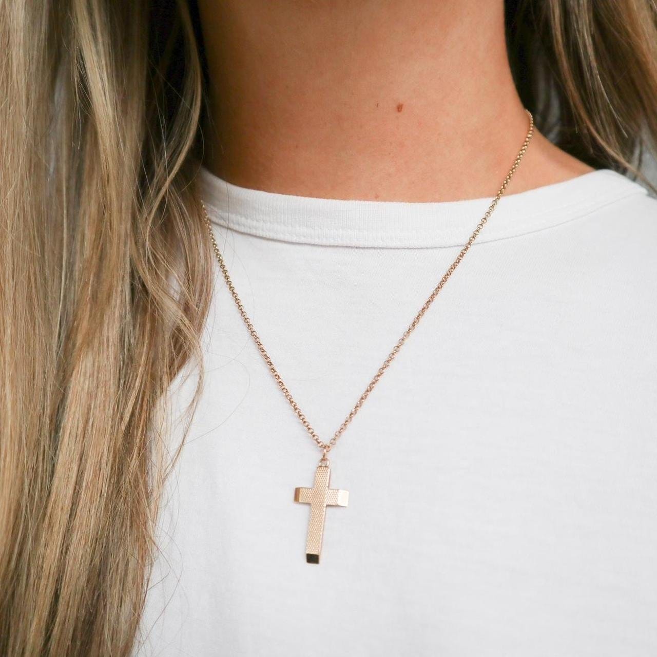 9K Gold Cross Pendant Necklace