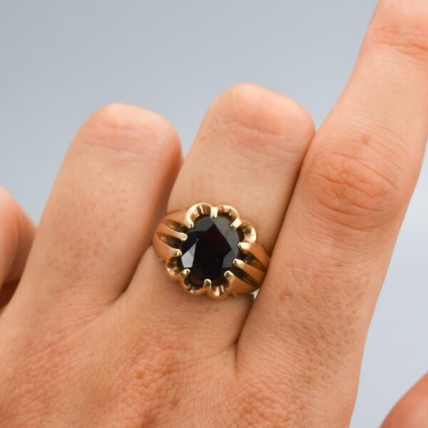 9K Gold Garnet Ring