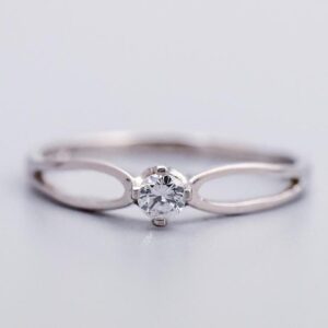 Platinum Diamond Solitaire Ring