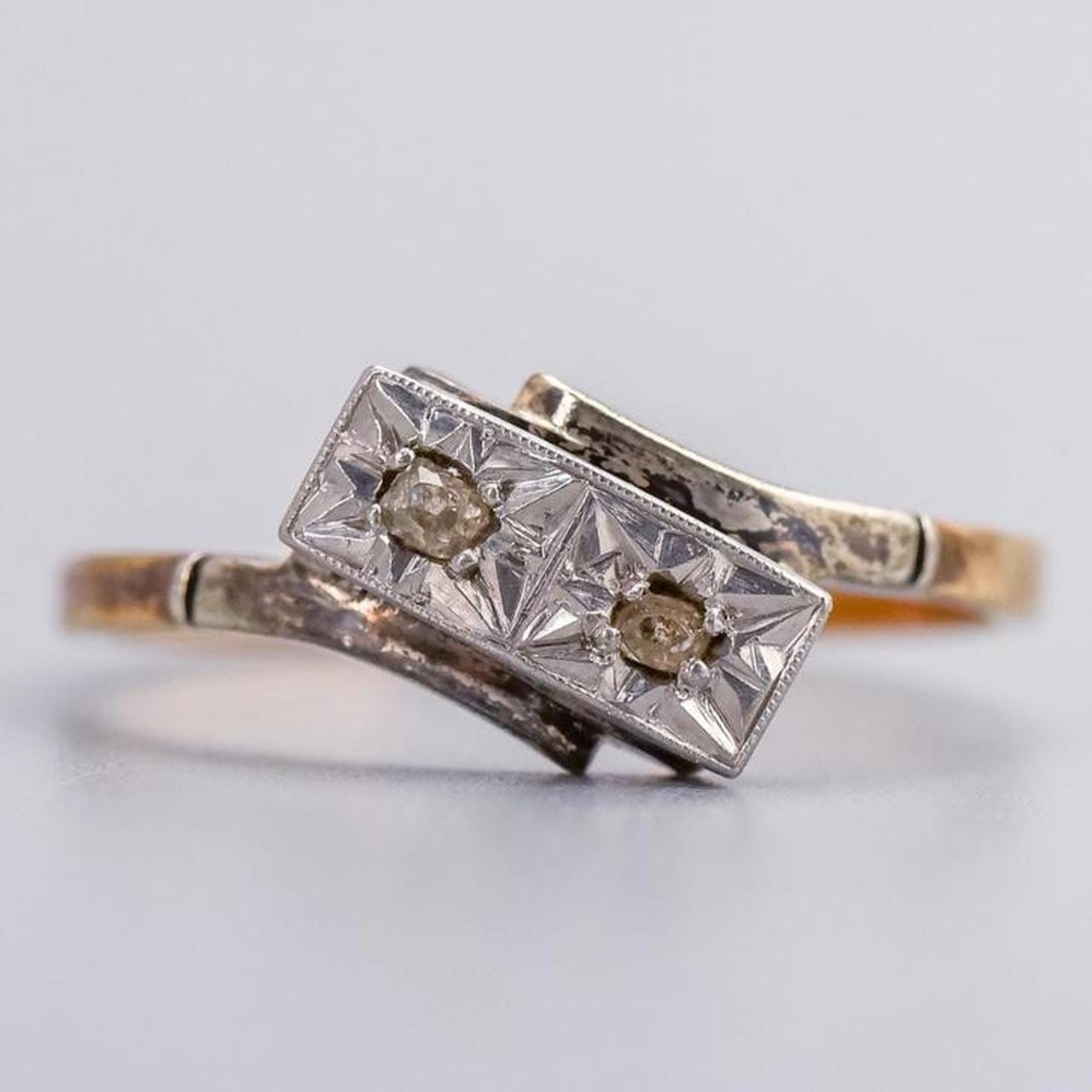 18K Gold Art Deco Diamond Crossover Ring