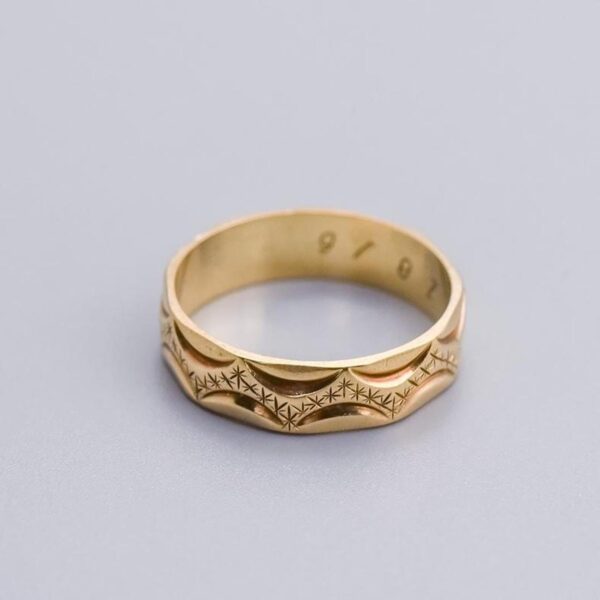 9K Gold Patterned Band