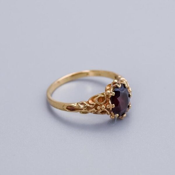 9K Gold Red Garnet Ring