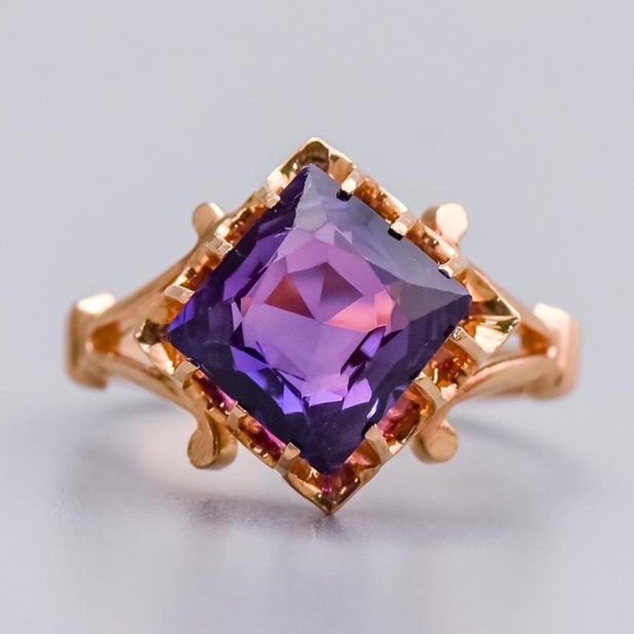 18K Gold Amethyst Ring