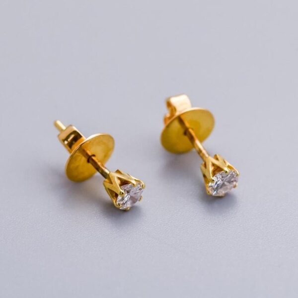 18K Gold Diamond Stud Earrings