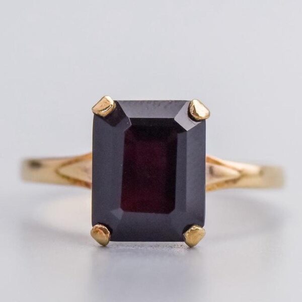9K Gold Red Garnet Ring