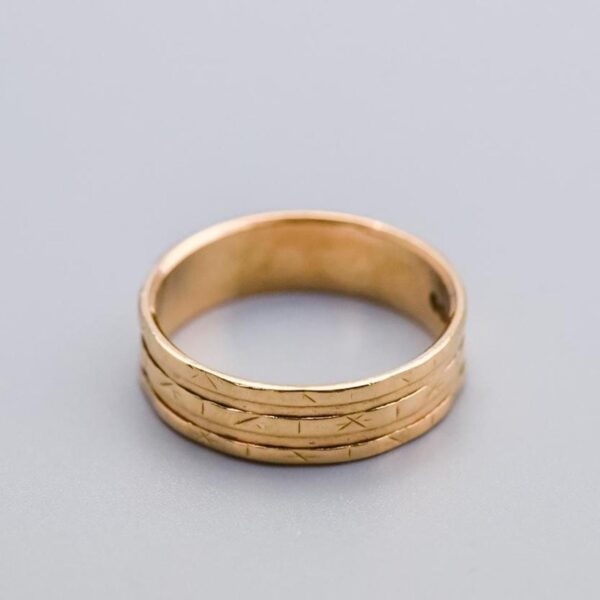 9K Gold Patterned Band