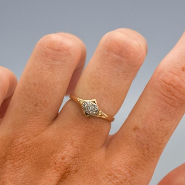 9K Gold Diamond Cluster Ring