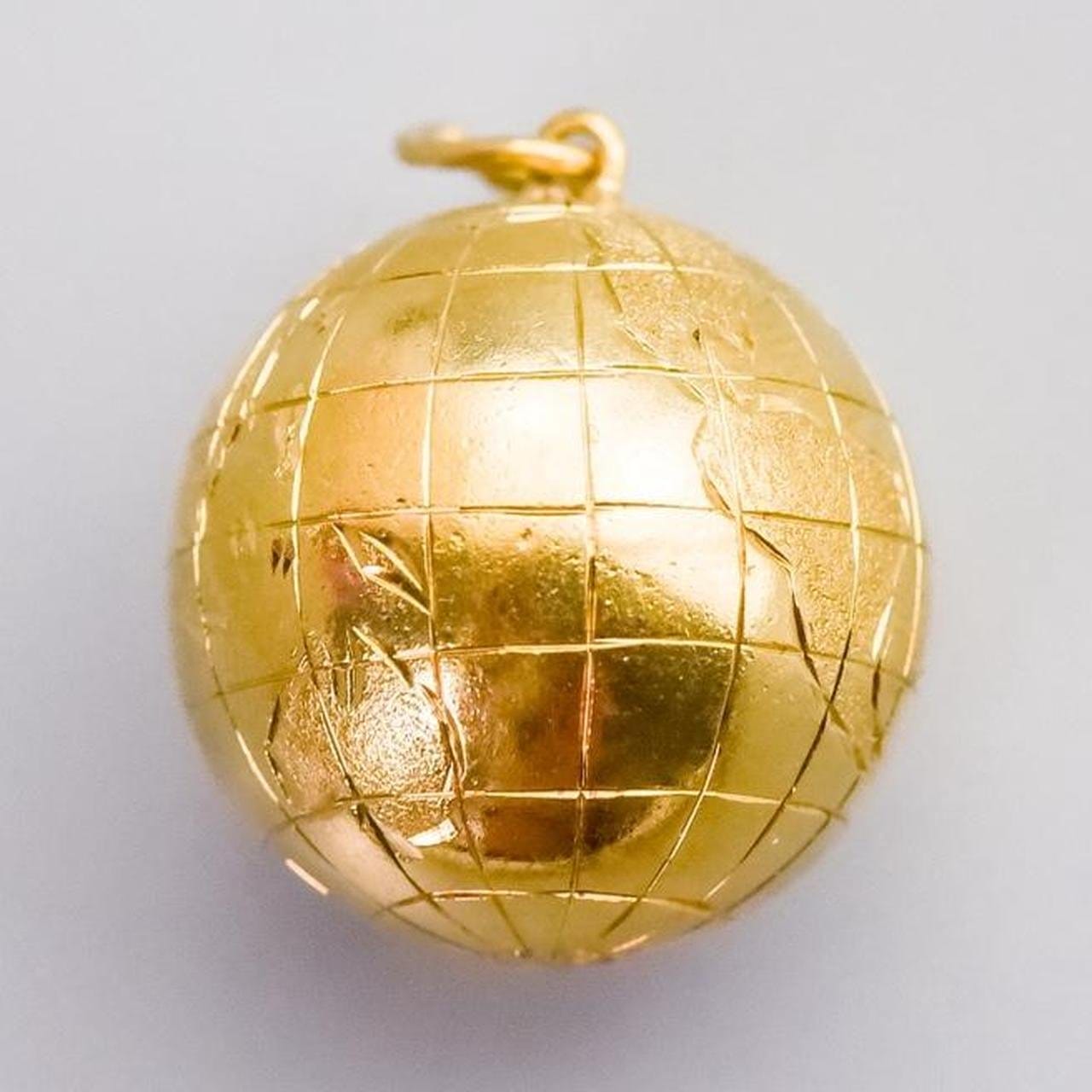 14K Gold Globe Pendant