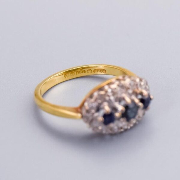 18K Gold Sapphire & Diamond Ring