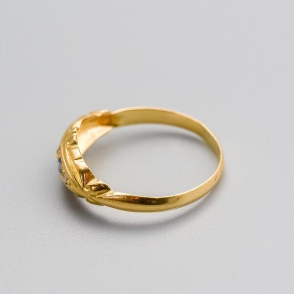 18K Gold Antique Sapphire and Diamond Ring