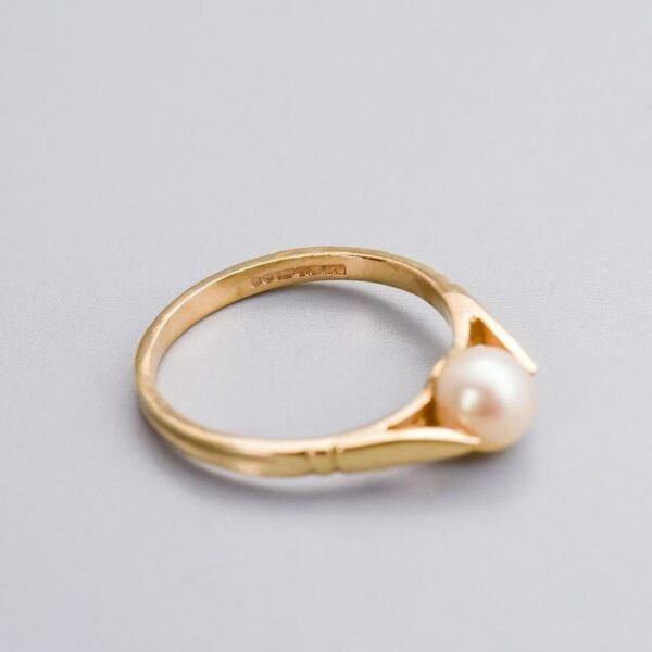 9K Gold Pearl Ring