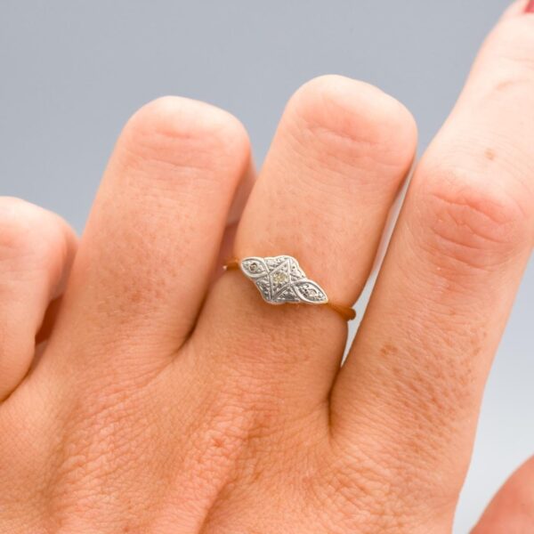 18K Gold Art Deco Diamond Ring