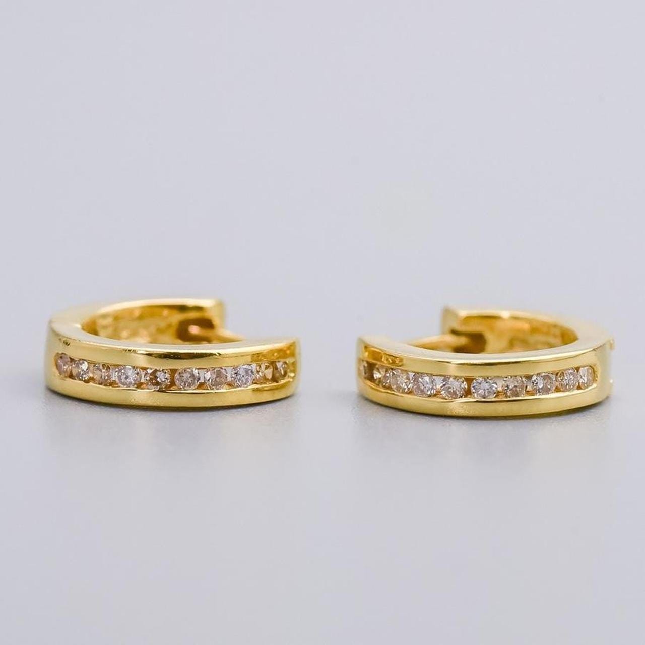 18K Gold Diamond Hoop Earrings