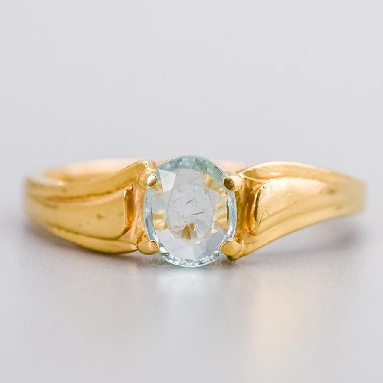 18K Gold Aquamarine Ring