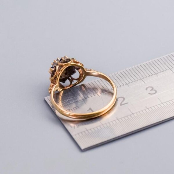 9K Gold Sapphire & CZ Cluster Ring