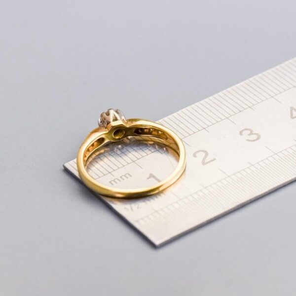 18K Gold Diamond Ring