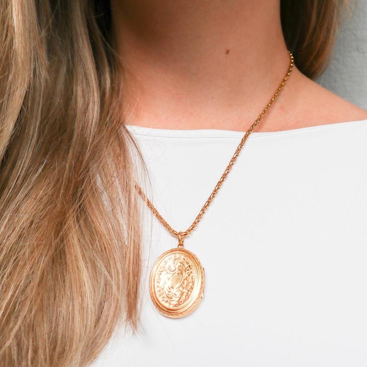 9K Gold Antique Locket Necklace