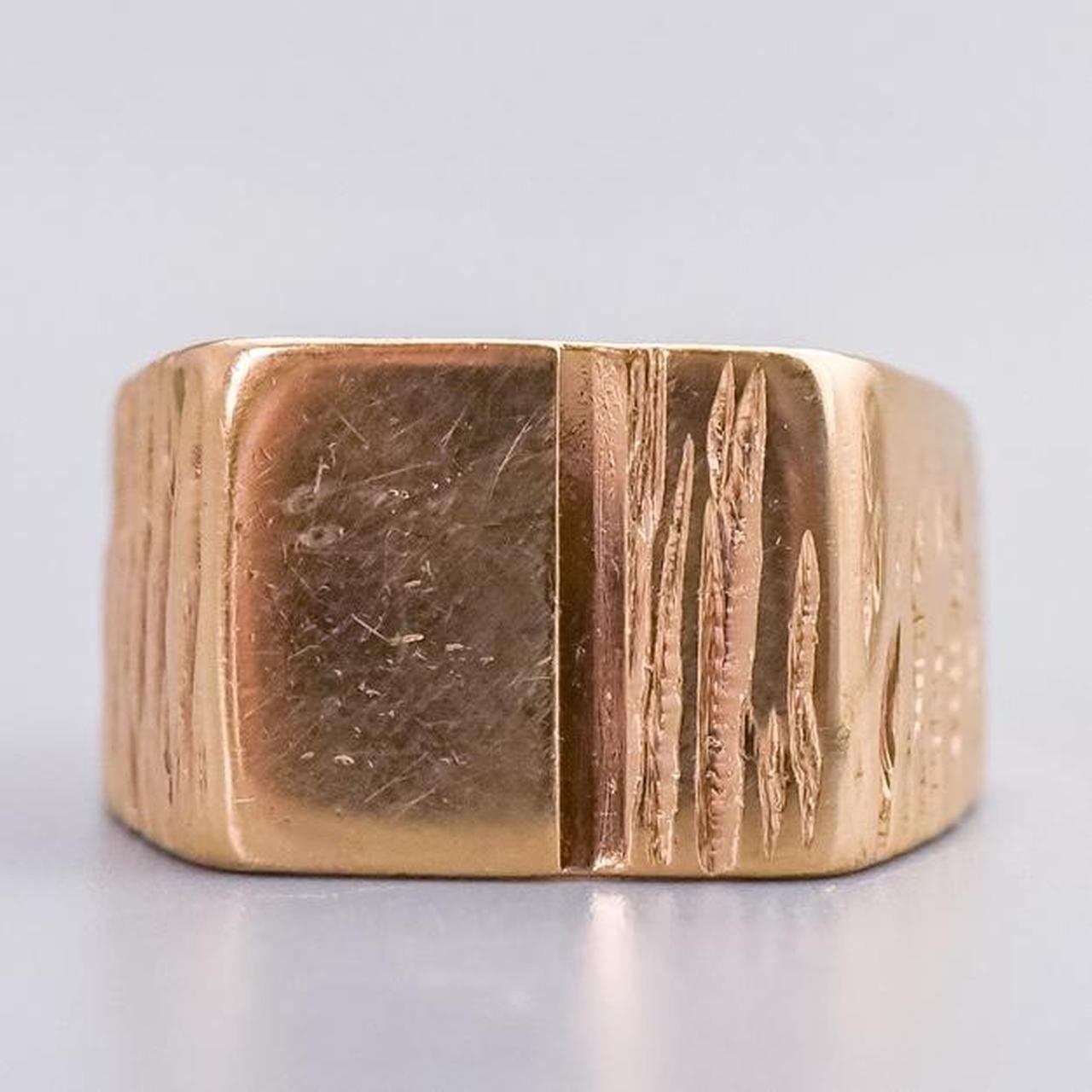 9K Gold Textured Signet Ring