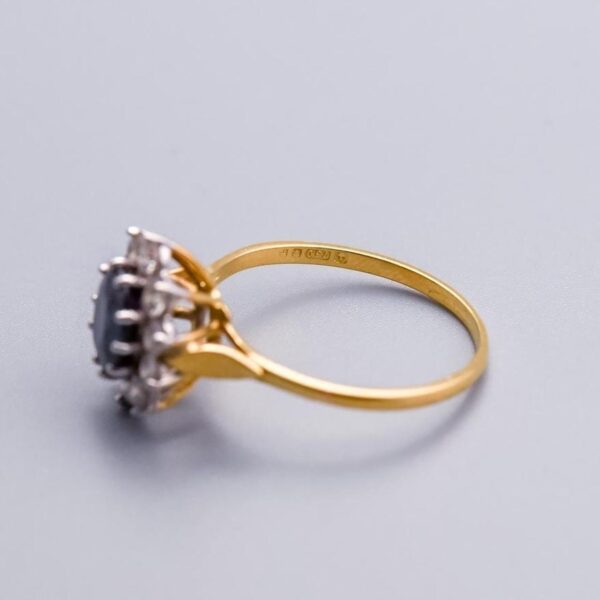 18K Gold Sapphire and Diamond Ring