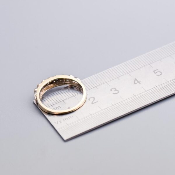 18K Gold Sapphire and Diamond Ring