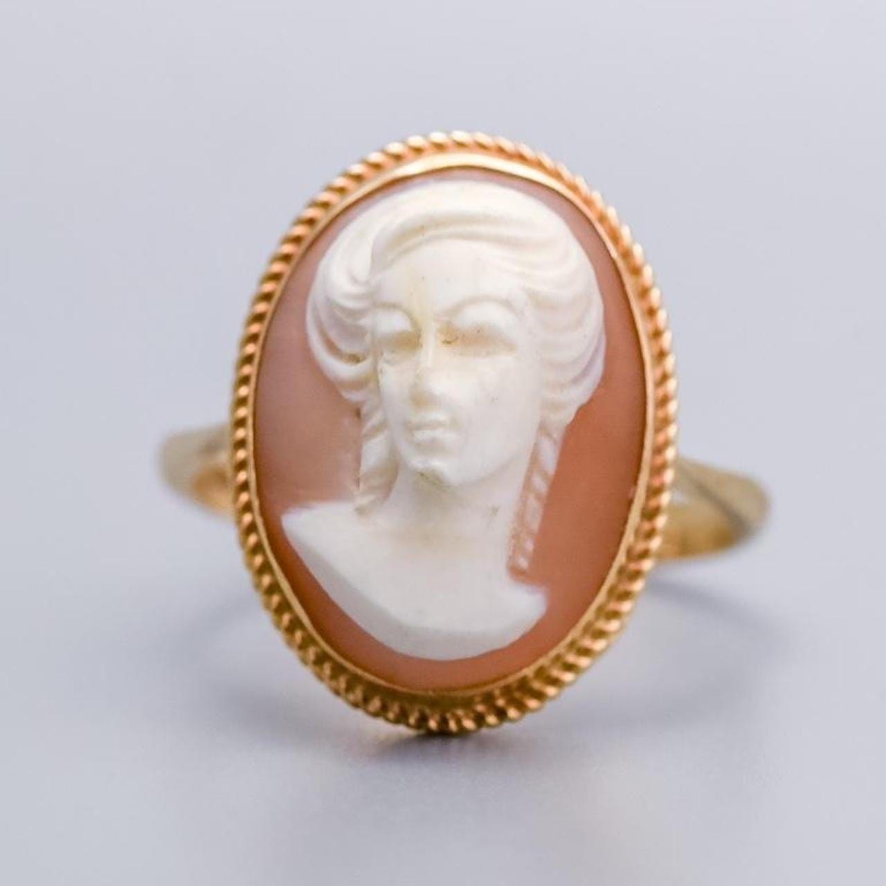 9K Gold Cameo Ring