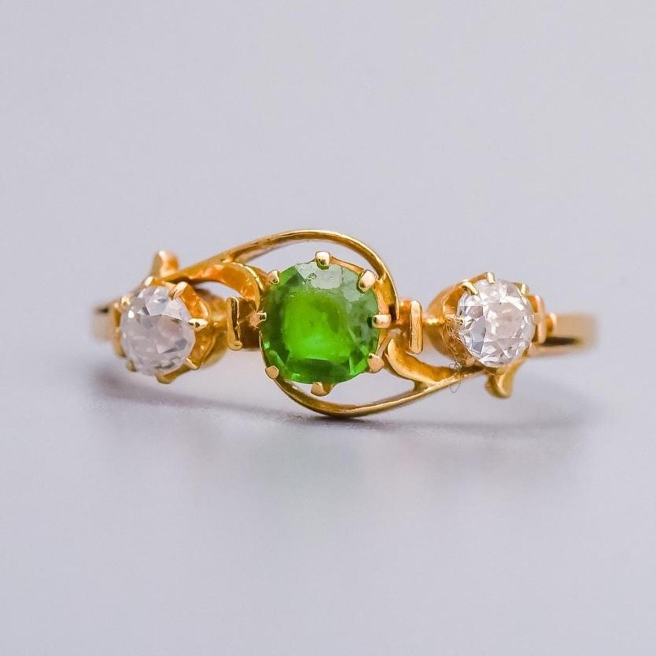 18K Gold Antique Green Garnet and Diamond Ring