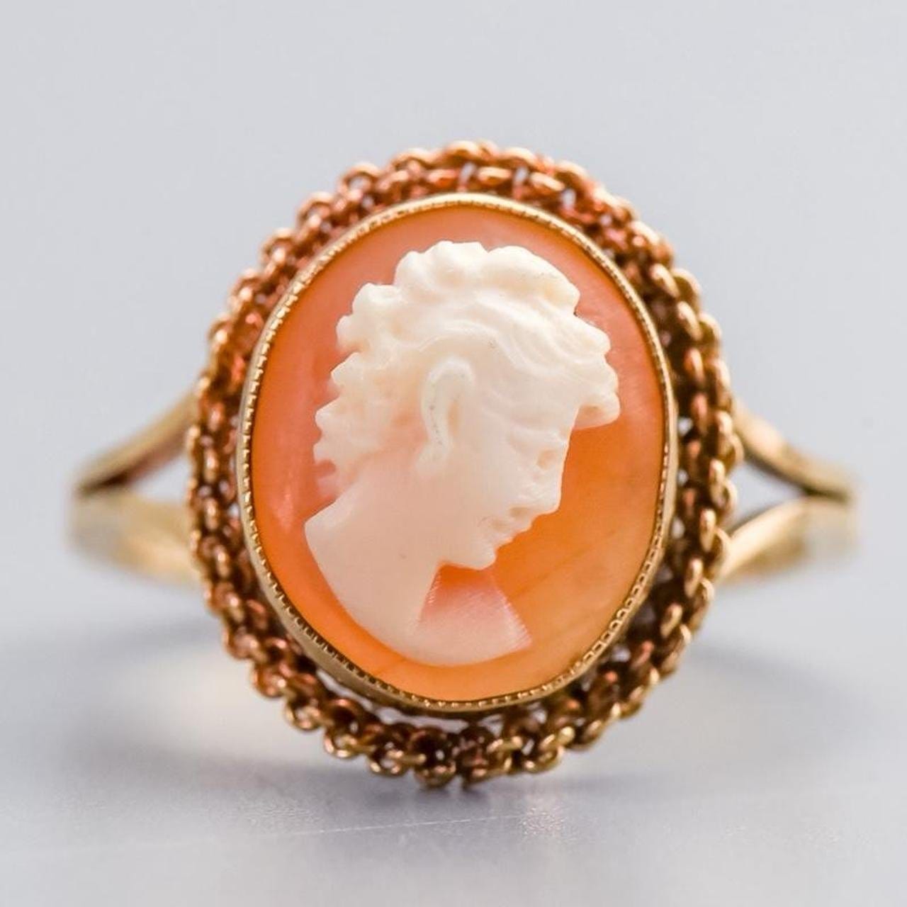 9K Gold Cameo Ring