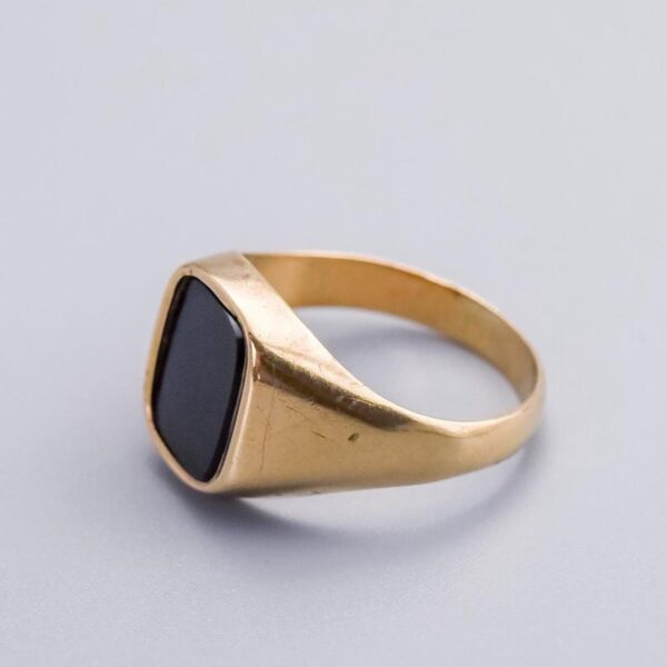 9K Gold Black Onyx Signet Ring