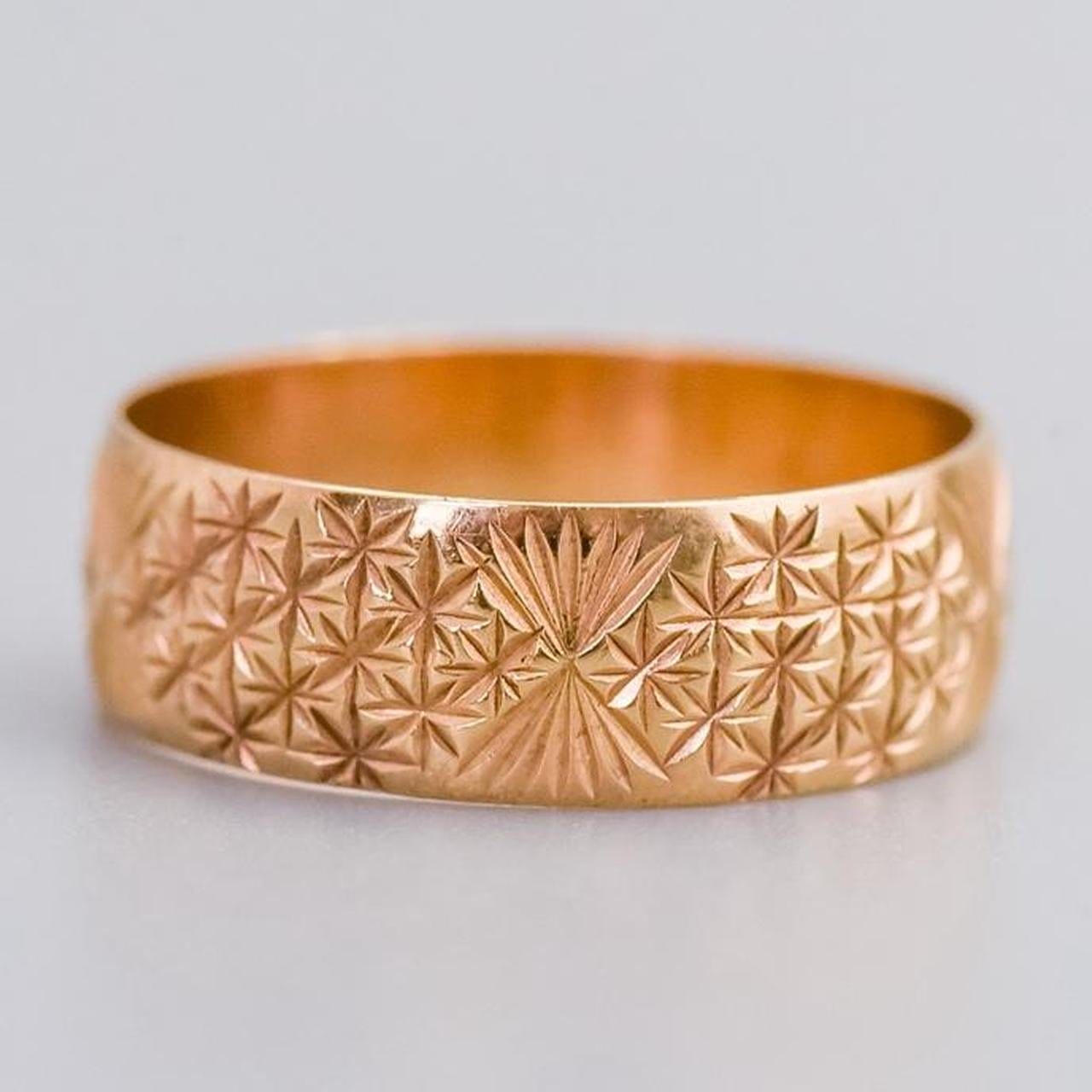 9K Gold Starburst Patterned Band