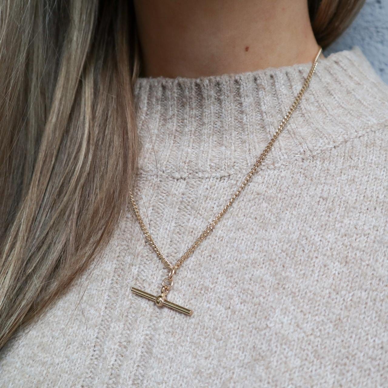 9K Gold T-bar Necklace